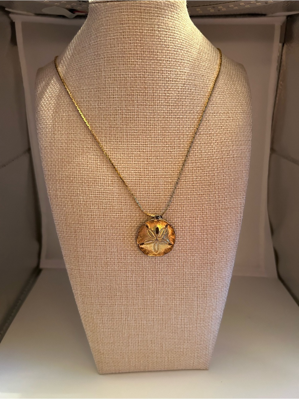 Napier vintage gold tone sand dollar charm snake style chain coastal boho chic